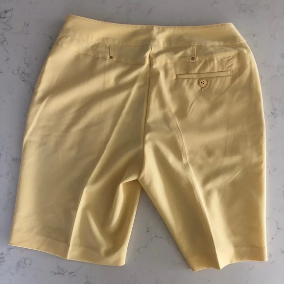 EP Pro Athletic Front Zip Mid Rise Bermuda Golf Shorts Pale Yellow Sz 8 NWOT - Picture 3 of 11
